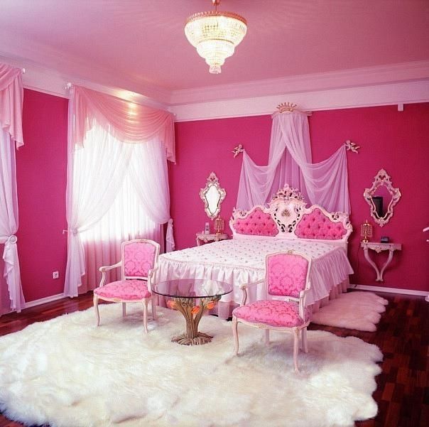 Kombinasi dua warna pink yang serasi untuk dinding kamar tidur