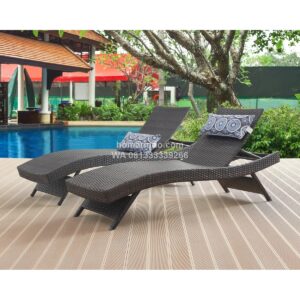 Lounger Kursi Santai Rotan Sintetis Outdoor