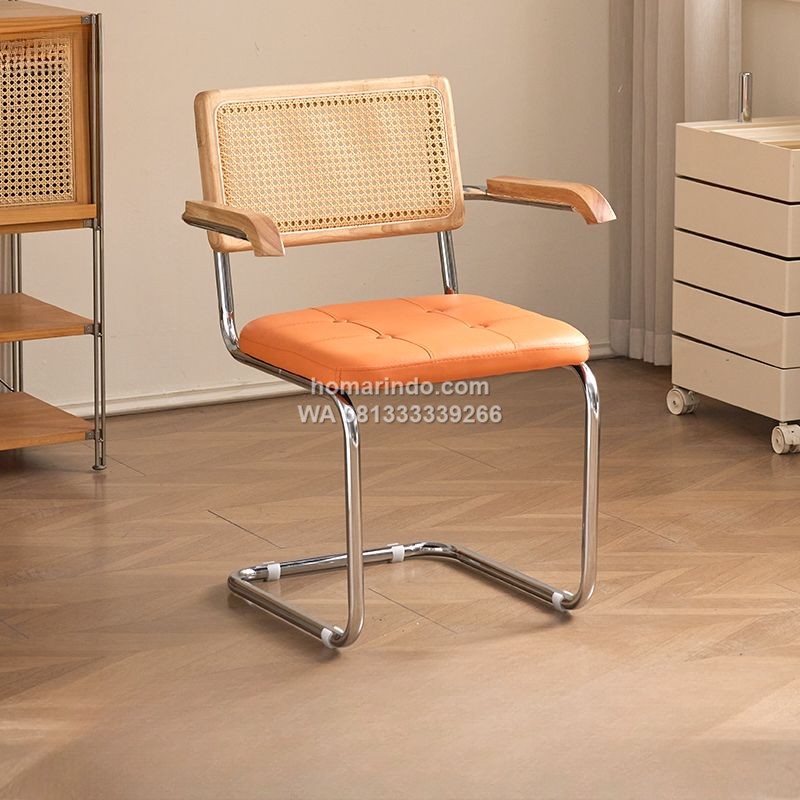 Kursi Cafe Rangka Stainless Sandaran Rotan