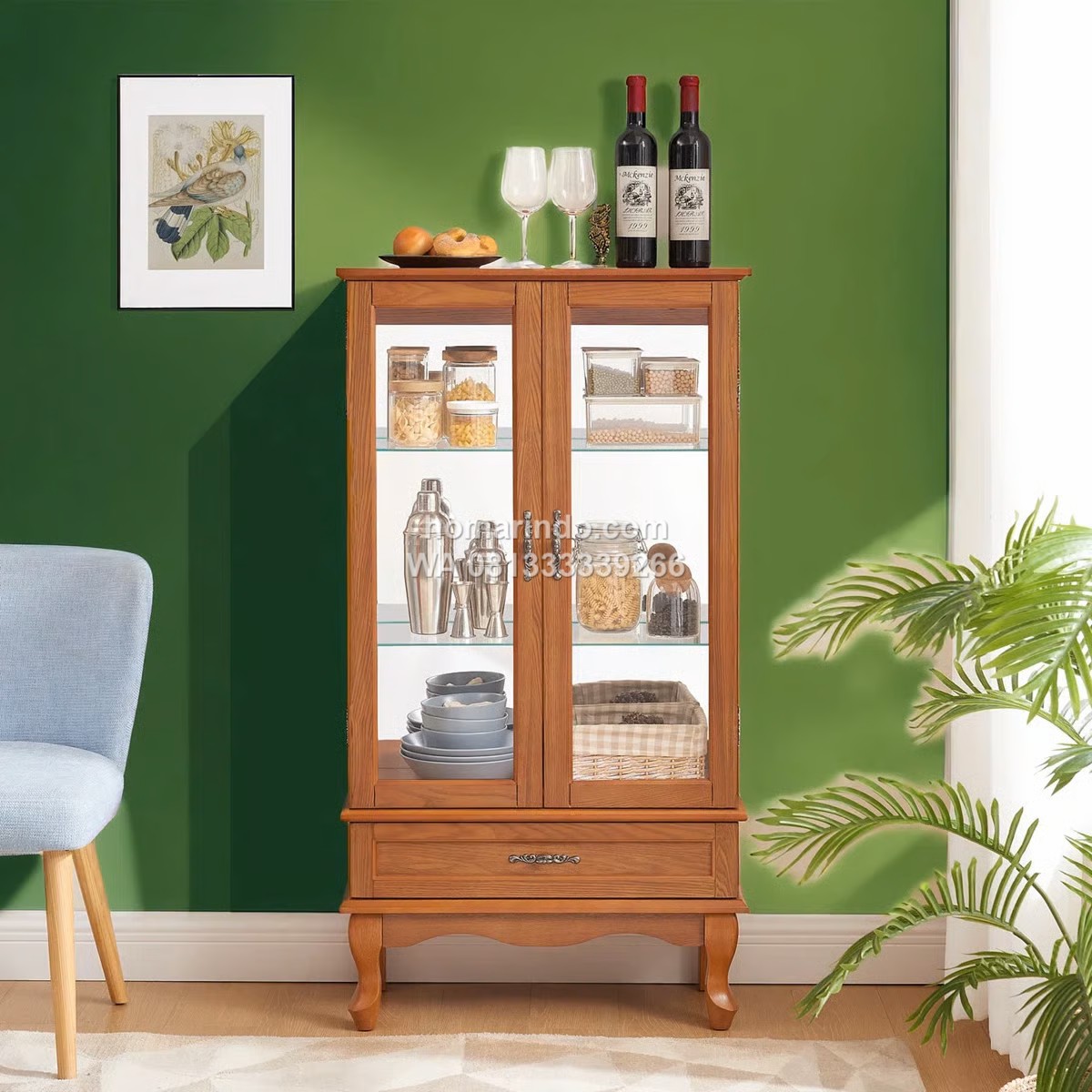 Lemari Hias Mini Klasik Pintu Kaca Modern