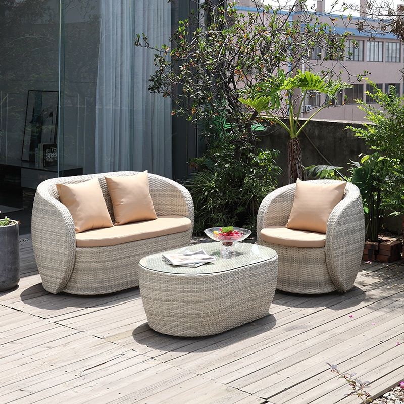 Sofa Rotan Outdoor Dengan Bantalan Berkualitas
