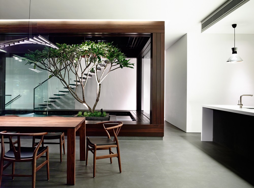 Desain Interior Rumah Tropis