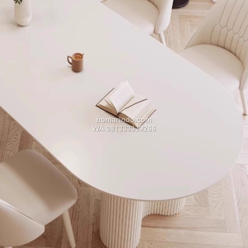 Meja Makan Salur Warna Putih Elegan Dengan 4 Kursi