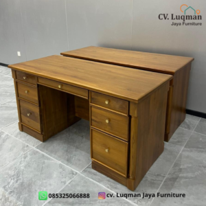 Meja Kantor Direktur Kayu Jati Klasik – CV. Luqman Jaya Furniture