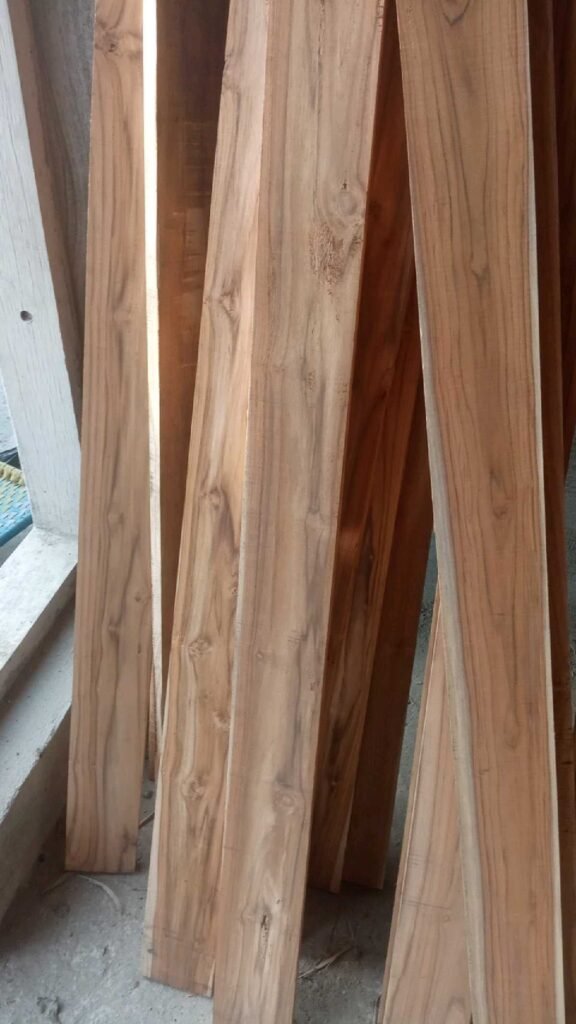Cara Membedakan Kayu Jati Tua dengan Jati Muda Sebelum Membeli Furniture 1 11ff8eb2d4bc205d3674b0e575c3e189