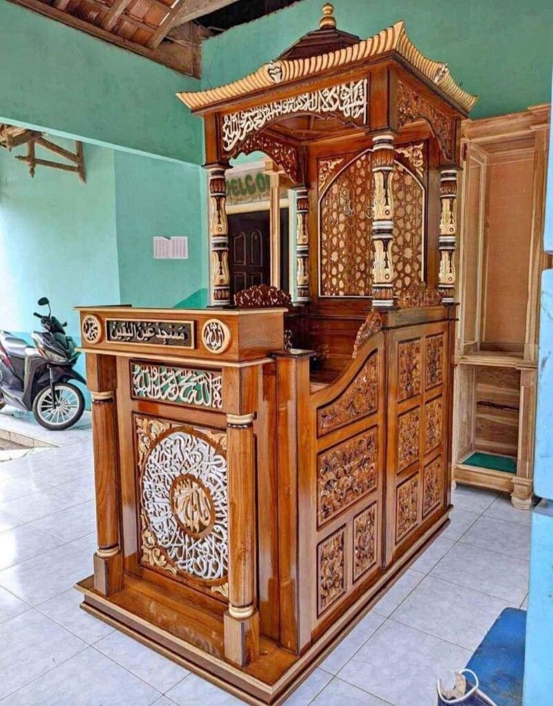 7 Jenis Finishing Terbaik untuk Mimbar Masjid Kayu Jati Agar Tampak Mewah 2 7 Jenis Finishing
